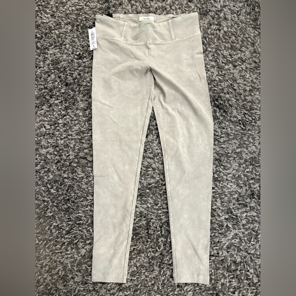 Aritzia Talula Manhattan Pants NWT